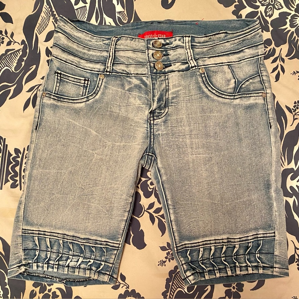 NWOT GoGo Star blue jean colored faded wash bermuda stretch shorts size 11 - Picture 3 of 6